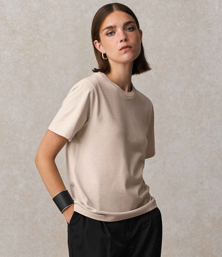04776 Off White Model