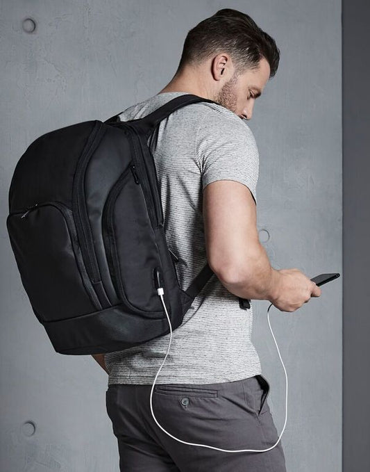 Quadra Pro-Tech Charge Backpack